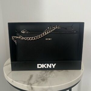 BRAND NEW DKNY HANDBAG